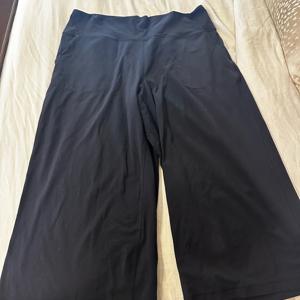 lululemon athletica Black Cropped Pants